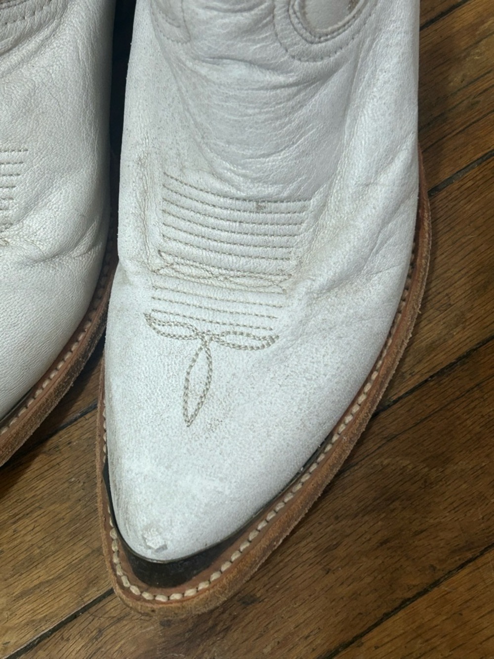 Idyllwind Women's Wheels Western Booties Round Toe in White - Picture 8 of 16